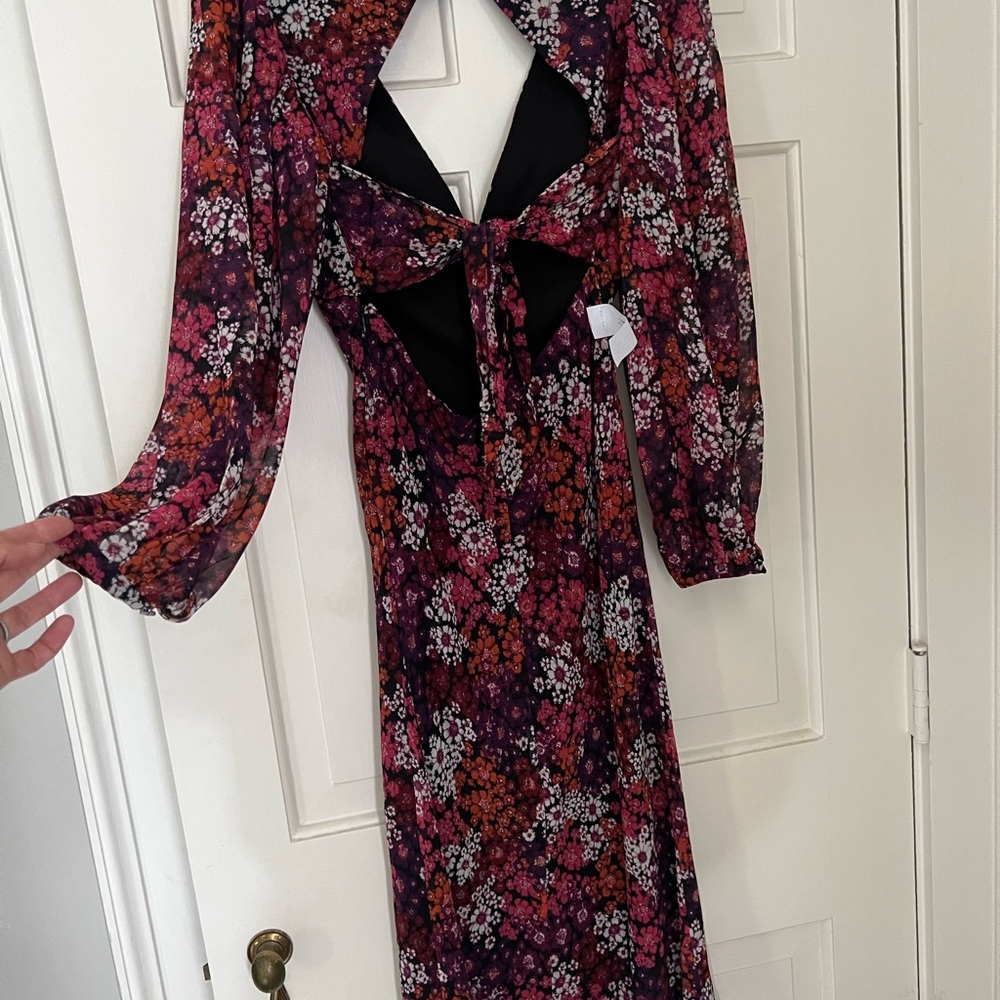 NWT FAME AND PARTNERS BEAUTIFUL FLORAL DRESS IN A PERFECT FALL COLOR-WAY